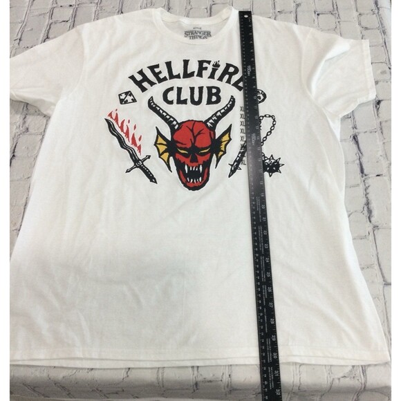 Netflix Stranger Things T-Shirt Men’s Size XL Color White Hellfire Club Graphic - Picture 5 of 8